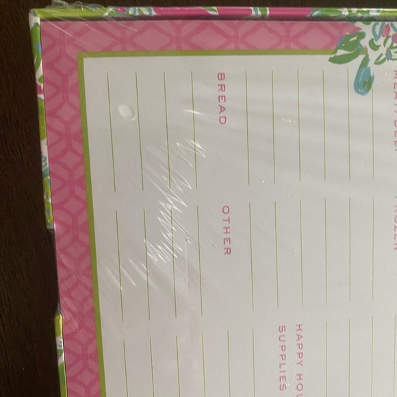 New. Lilly Pulitzer Note List Package 60 sheets total In original package NWT - Picture 4 of 4